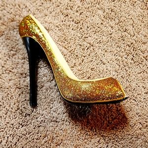 Wild Eye gold high heel wine bottle holder